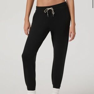 Vuori black performance jogger